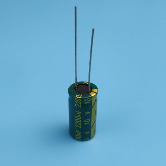Конденсатор электролитический 2200мкФ 10В 10х20мм ChongX