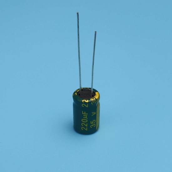 Конденсатор электролитический 220мкФ 35В 8х12,5мм ChongX