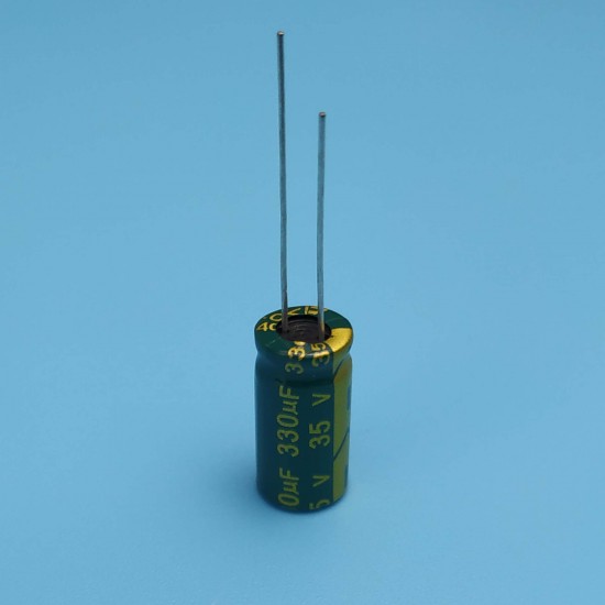 Конденсатор электролитический 330мкФ 35В 8х16,5мм ChongX
